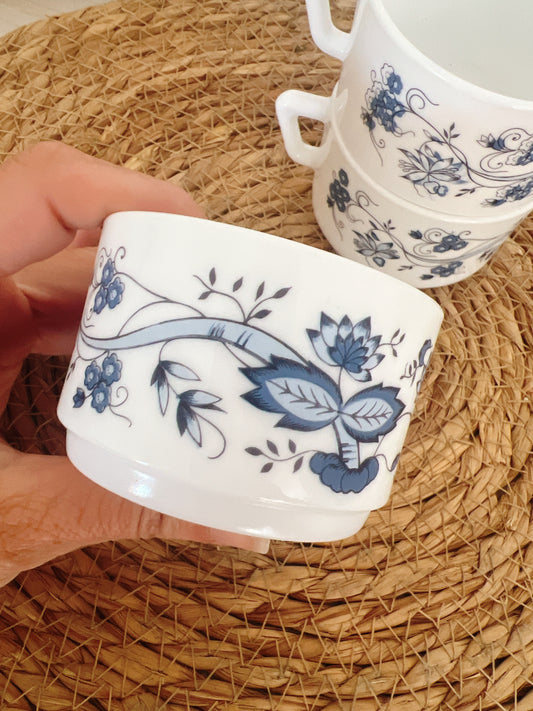 Tasse arcopal Antar fleurs bleu