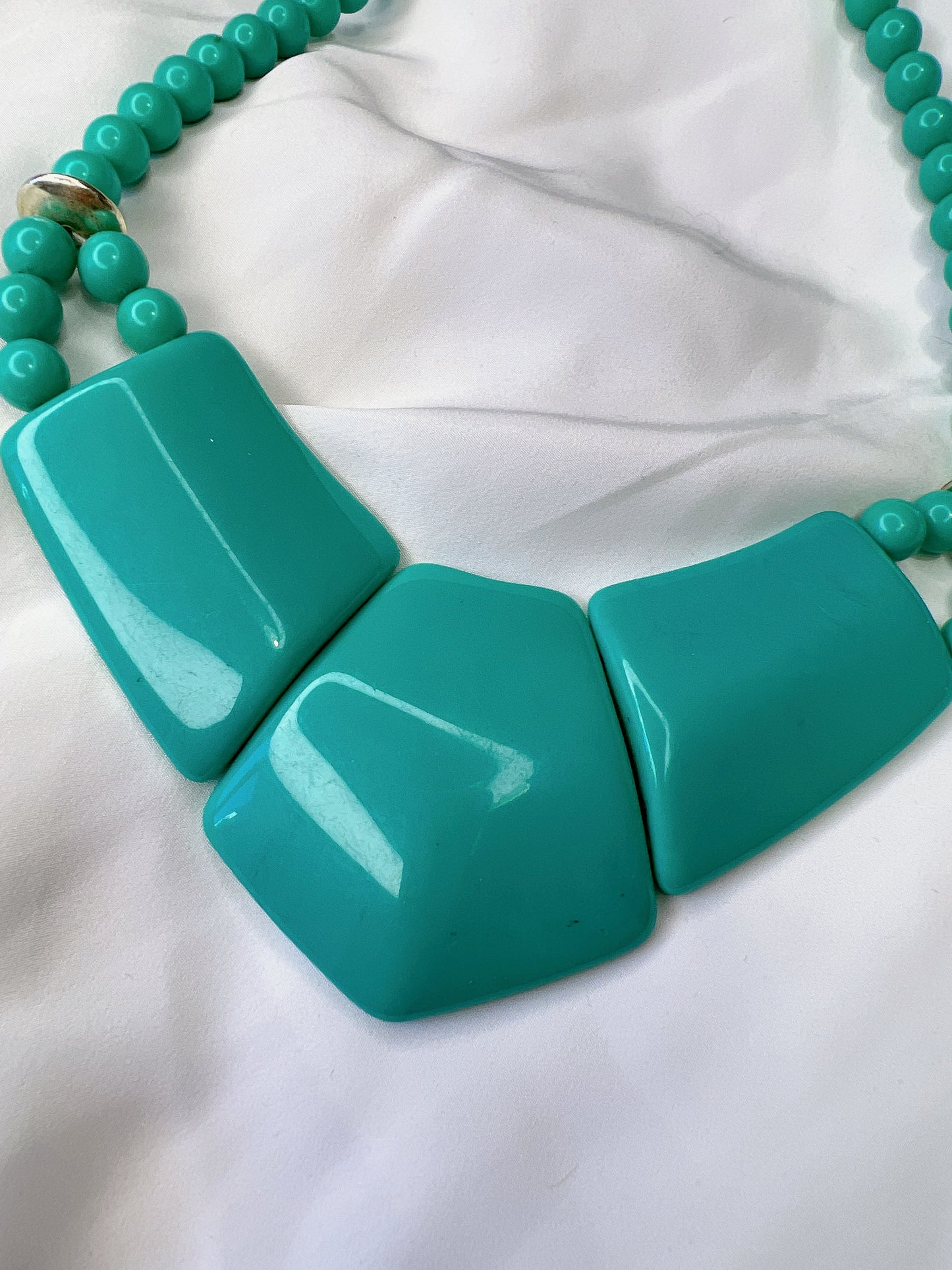 Collier Plastron